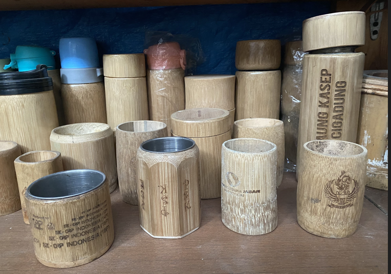Gelas dan Tumbler Bambu | Foto : Dokumentasi Pribadi