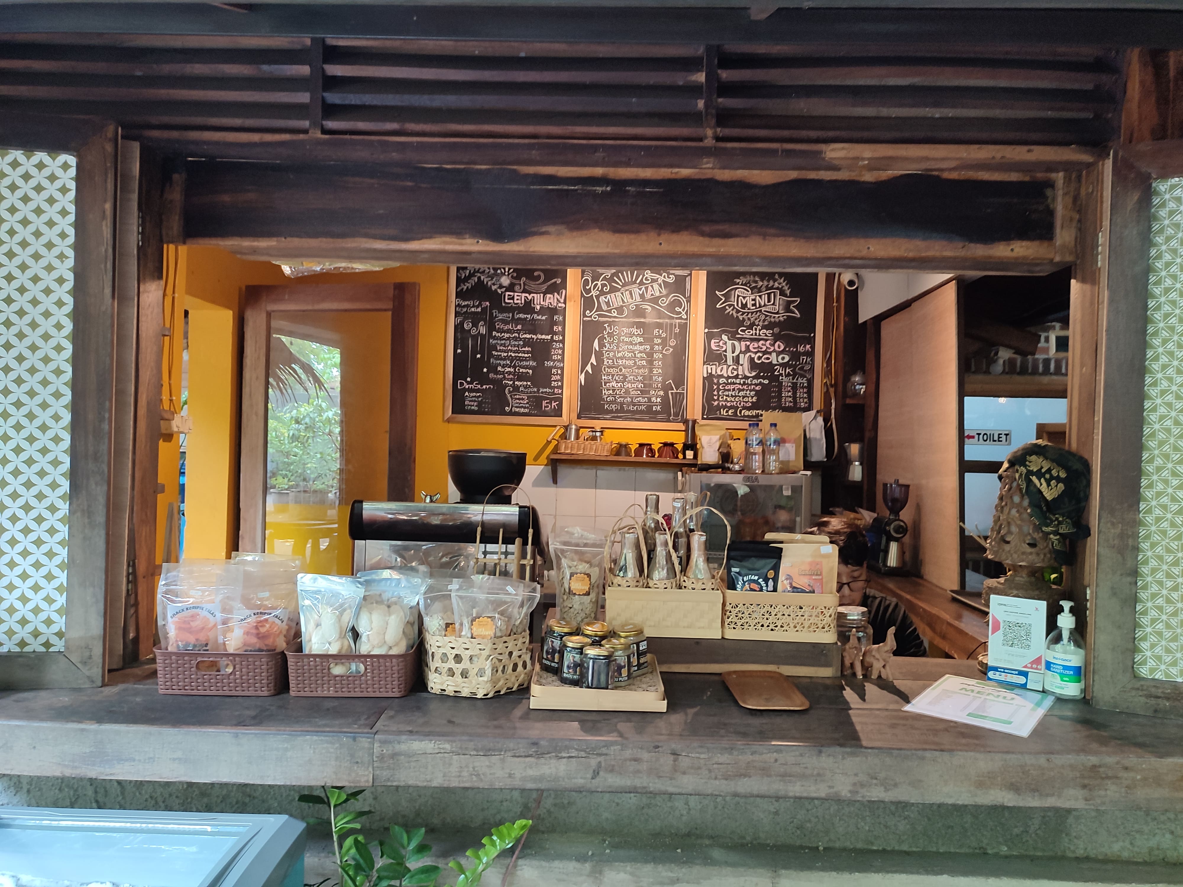Kafe Dapoer Angklung