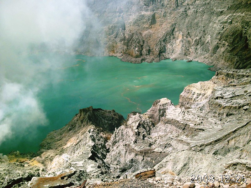 kawah ijen objek wisata banyuwangi jawa timur