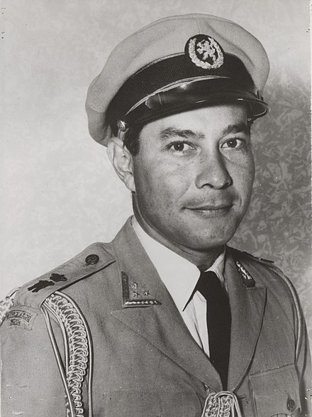 Sultan Hamid II Pemrakarsa Lambang Nasional Burung Garuda keturunan Opu Daeng Manambon (https://id.m.wikipedia.org/wiki/Syarif_Hamid_II_dari_Pontianak)