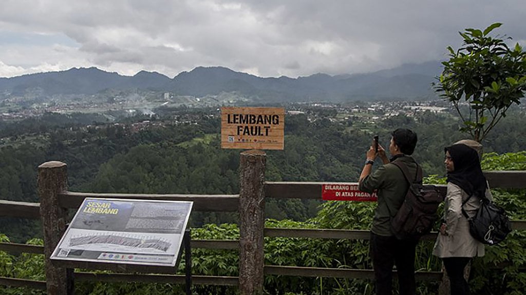 Wisata Sesar Lembang