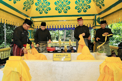 Makam Opu Daeng Cella di Kota Lama, Kepulauan Riau (https://www.tempatwisata.pro/wisata/Makam-Daeng-Celak-Dan-Daeng-Marewa)