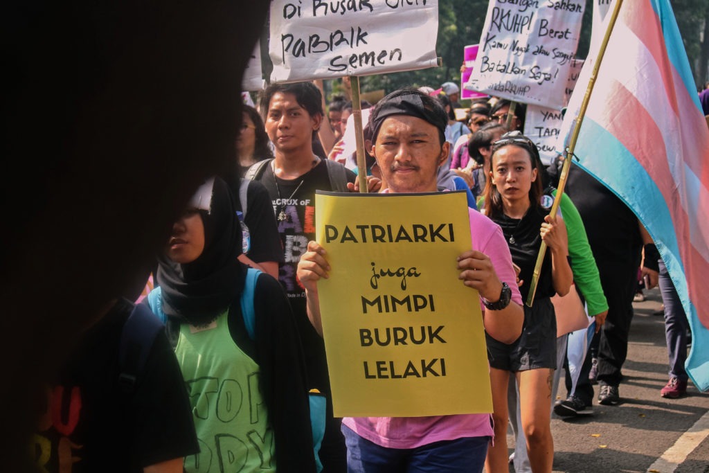 Sumber https://ultimagz.com/event/bukan-patriarki-atau-matriarki-melainkan-kesetaraan/