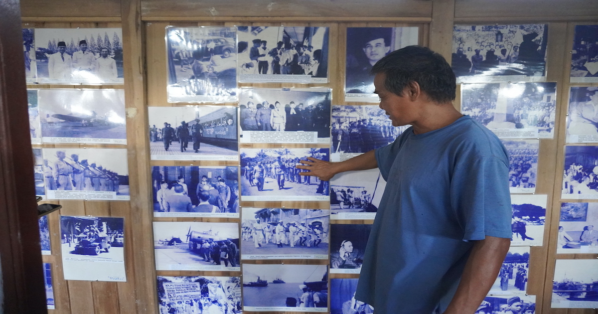 Koleksi Foto Sejarah yang di Tugu Mendur Bersaudara