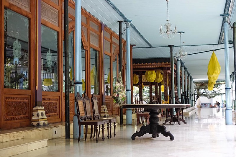 pendopo kesunanan keraton surakarta hadiningrat