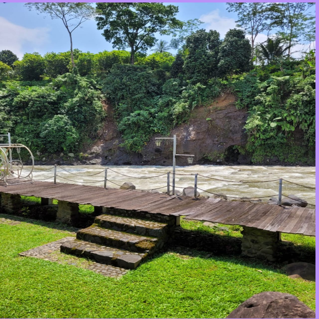 Tepi Sungai Serayu dari Restoran Jujugan Serayu
