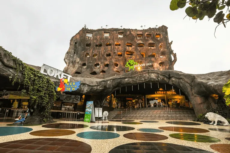 Hotel Pohon Inn