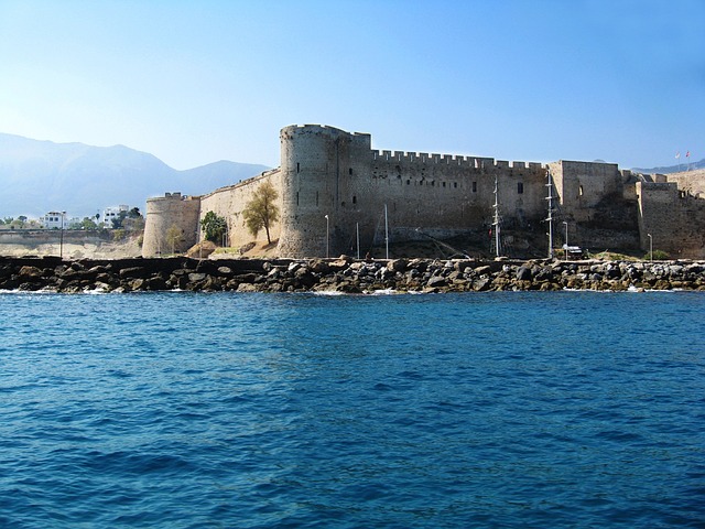 Benteng Foto: Pixabay/ Cevenstar