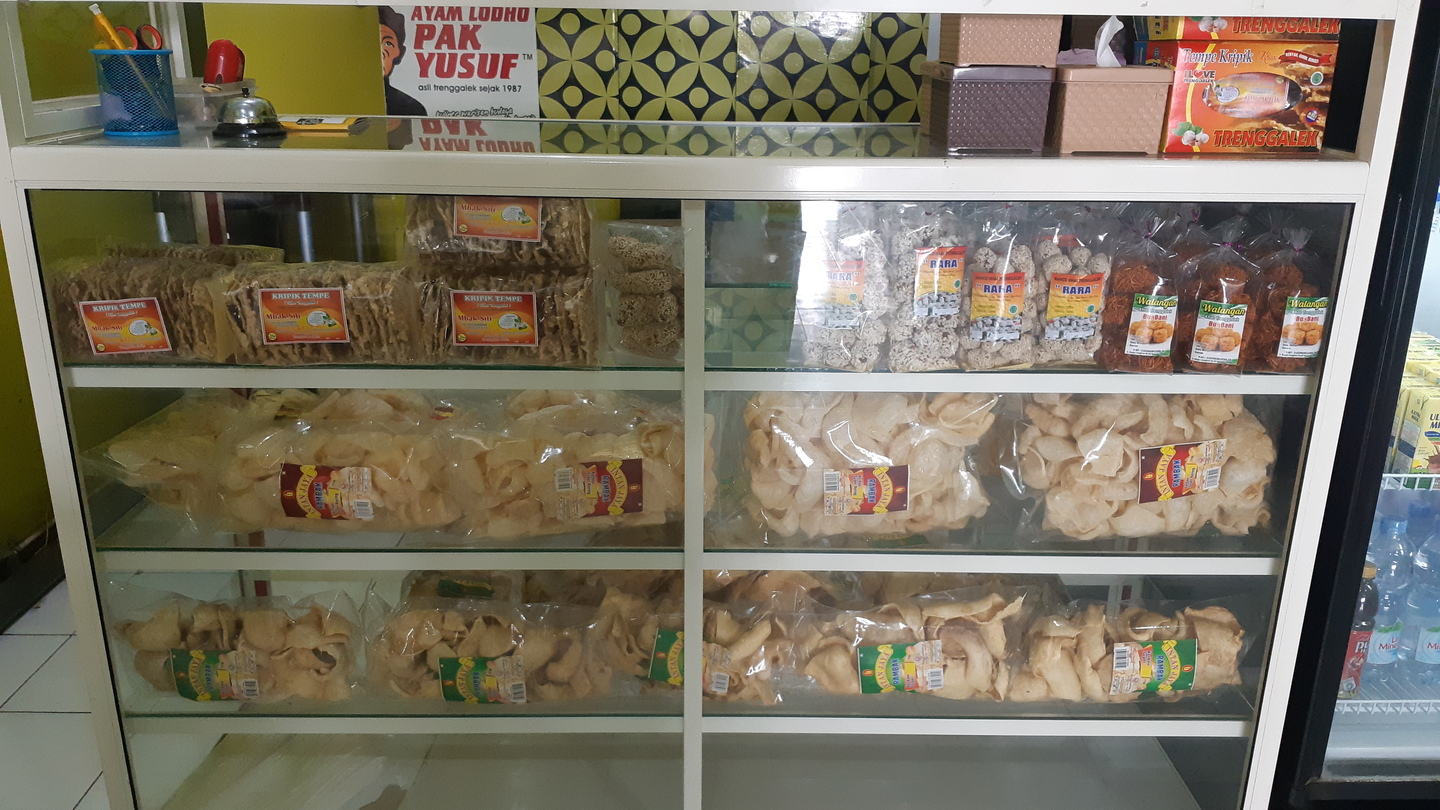 Etalase makanan | © Dokumentasi Pribadi 2023