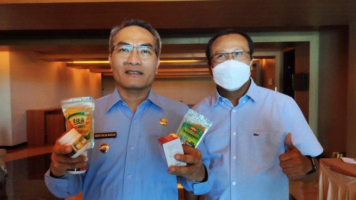 Bupati Halim mengenalkan produk Bantul Seroja