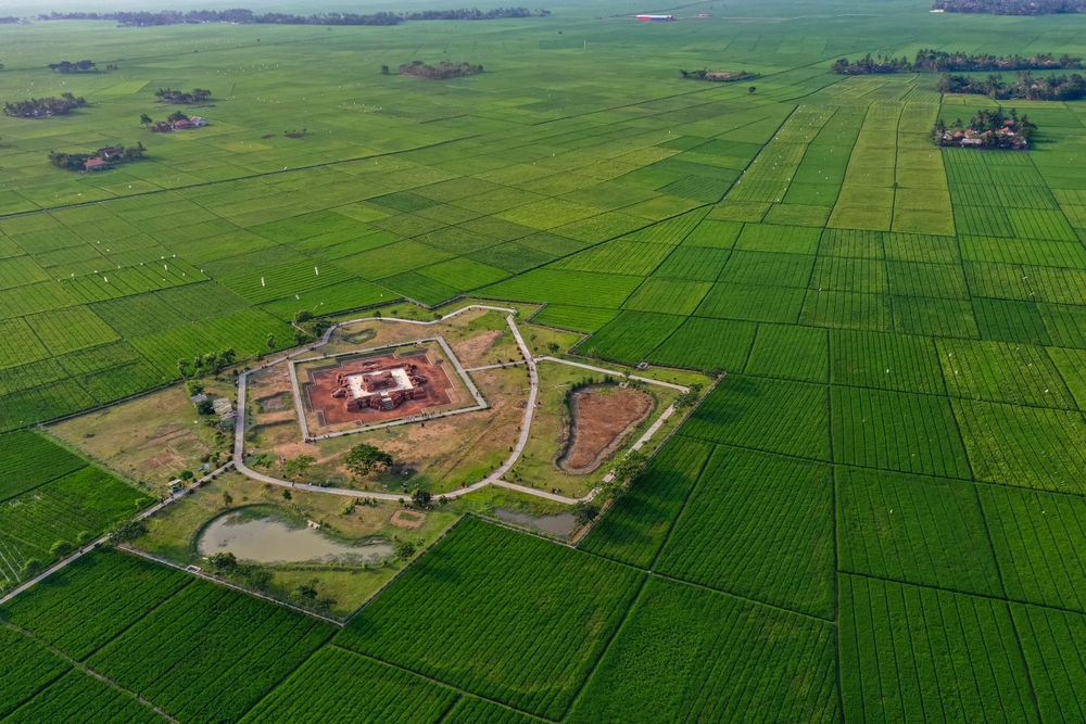 Situs Batujaya/Shutterstock