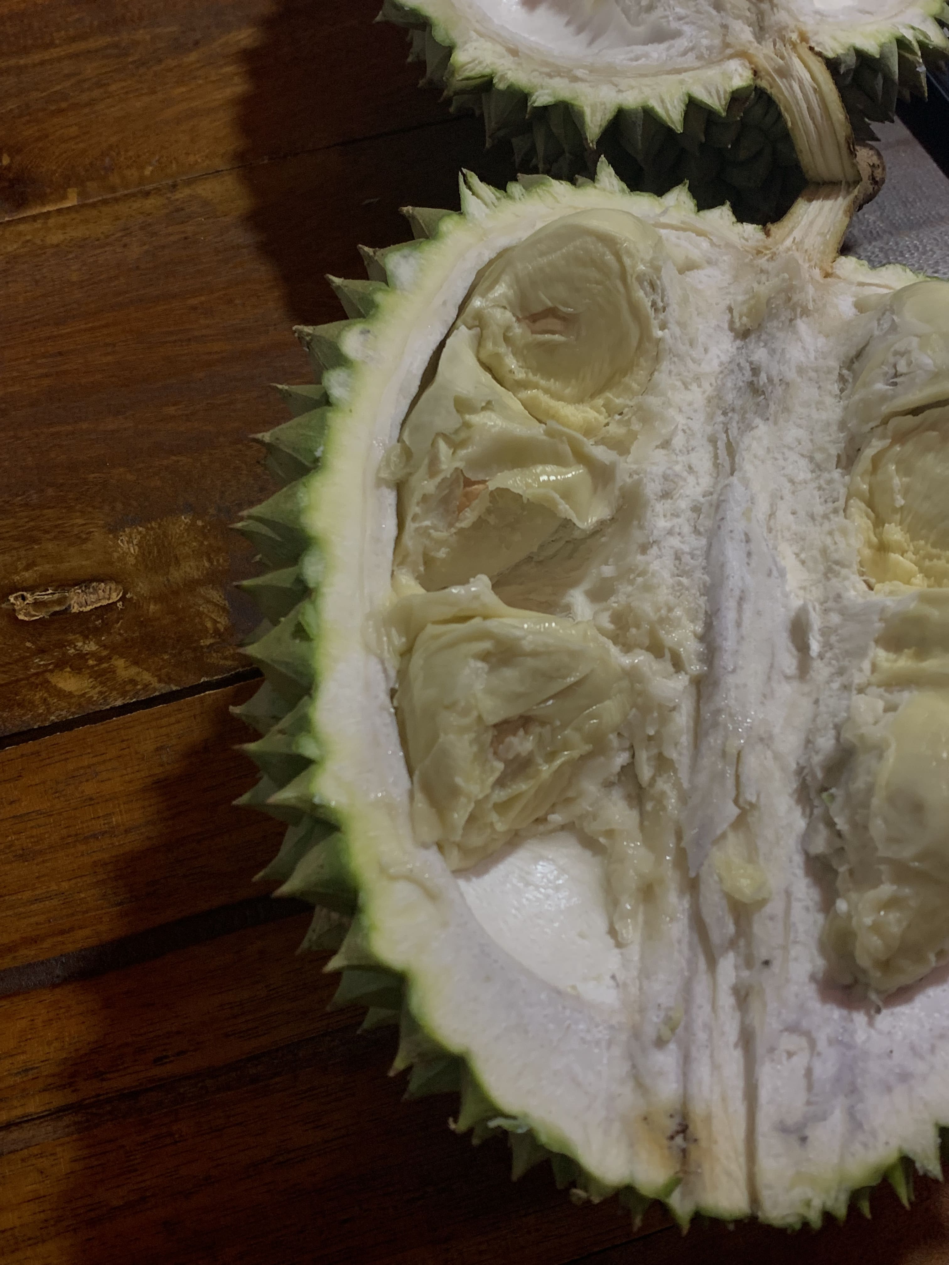 Durian Montong di Desa Barurejo