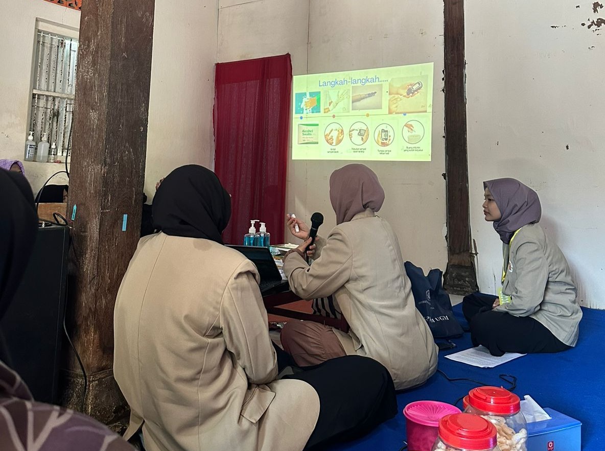 Pemaparan Materi mengenai Penggunaan Alat POCT