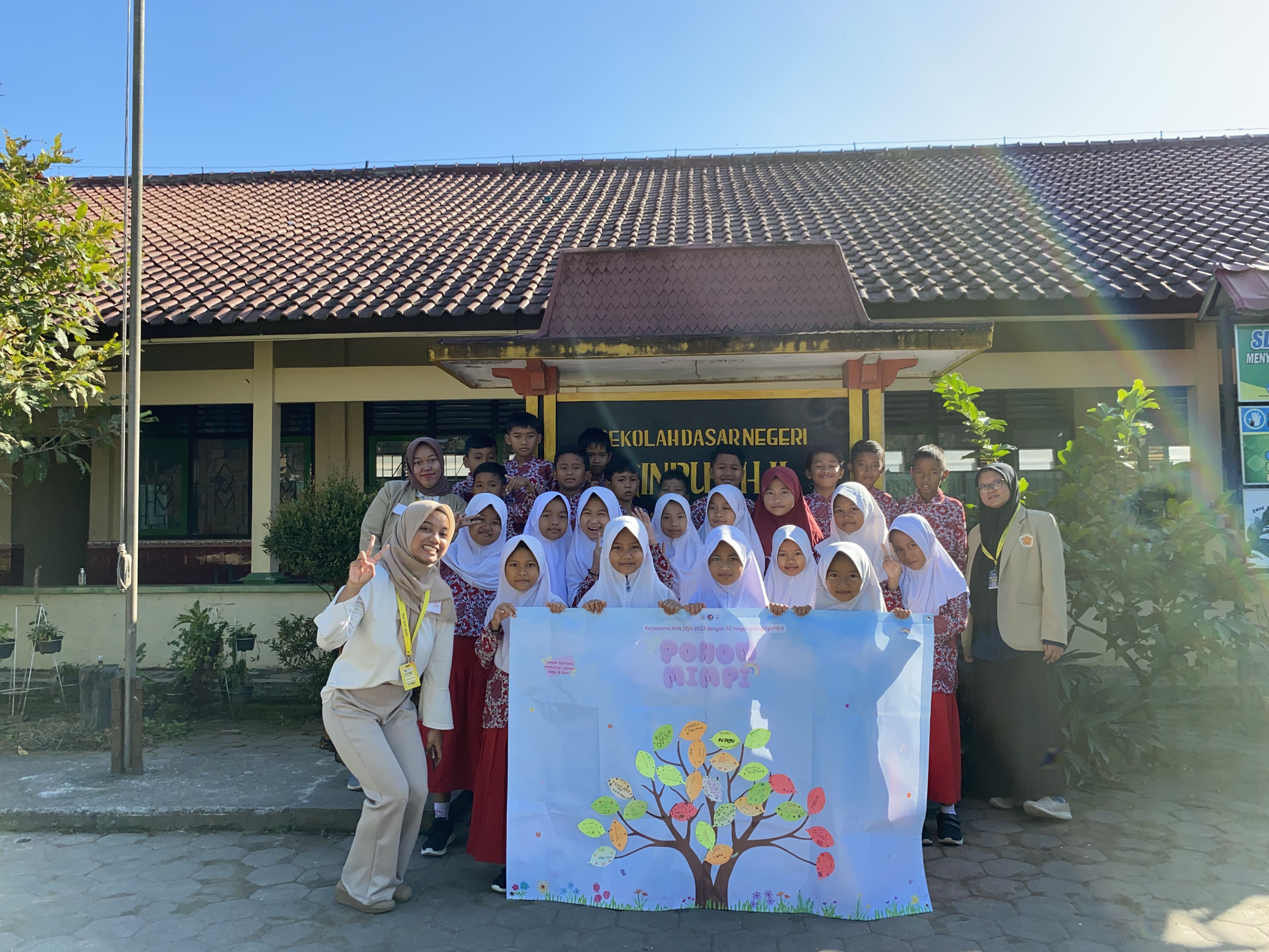 Bersama Siswa-Siswi SDN Wringinputih 2