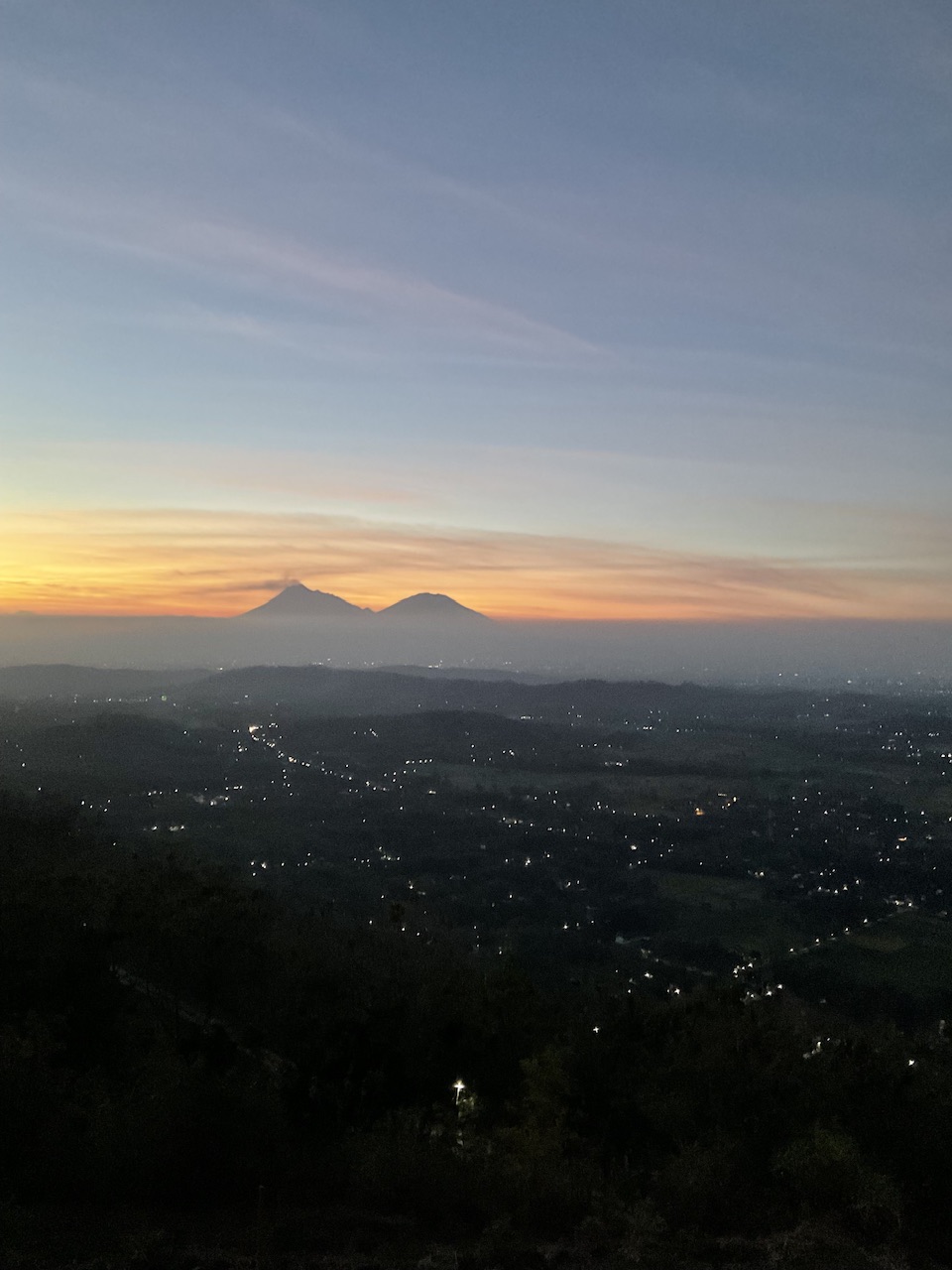 Keindahan pemandangan dari atas | Sumber: dokumentasi pribadi