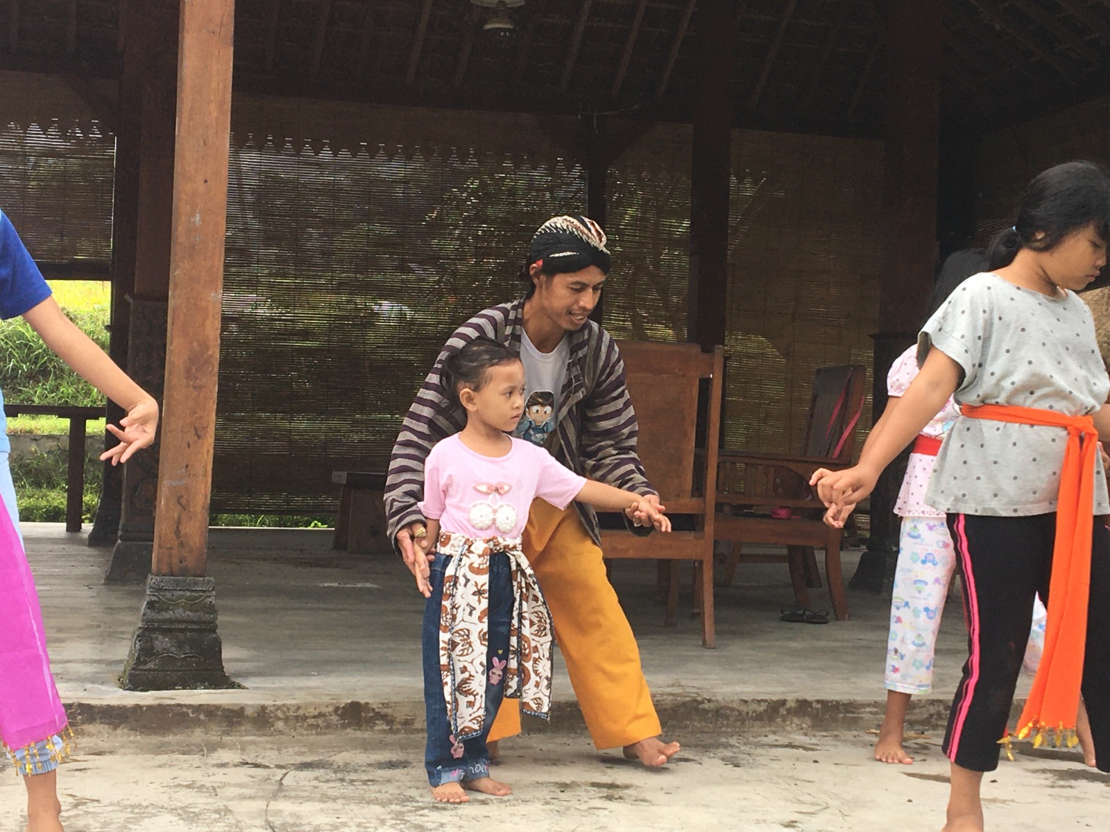 Pelatihan Tari oleh Mbah Irfandi © Eksotika Desa
