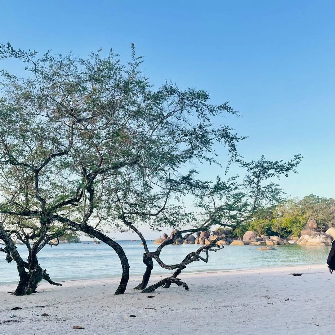 Pulau Tanjung Tinggi | Foto: https://travelinbelitung.com/
