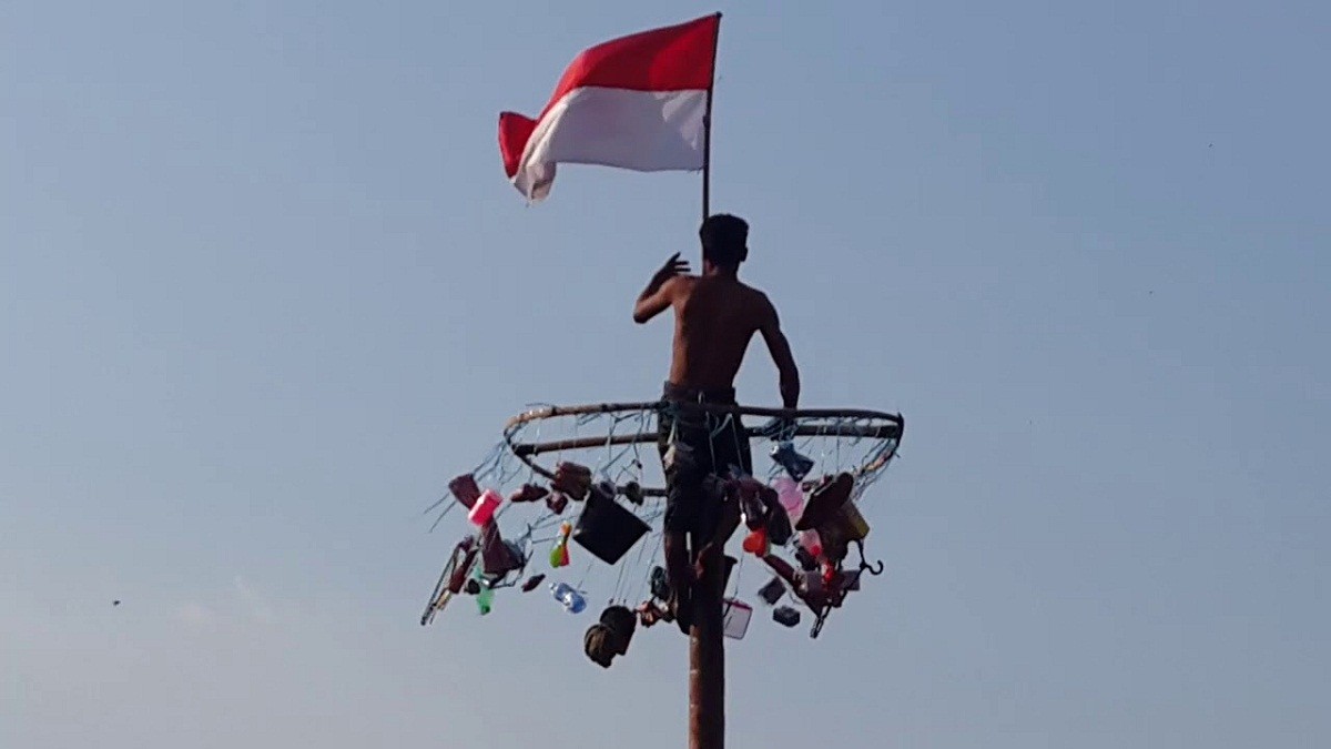 Ilustrasi peserta mencapai puncak pinang | Foto: Gencil News