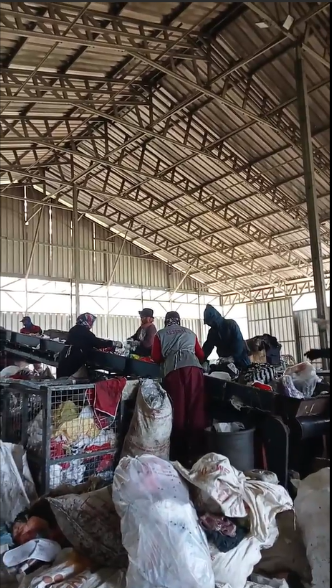 Pemilahan Sampah di TPST Dewanata | Sumber: dokumentasi pribadi