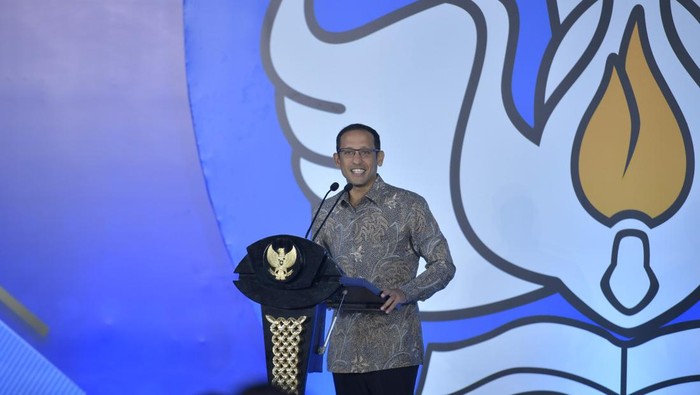 Nadiem Makarim saat mengumumkan peraturan baru mengenai skripsi dihapus |Kemendikbudristek