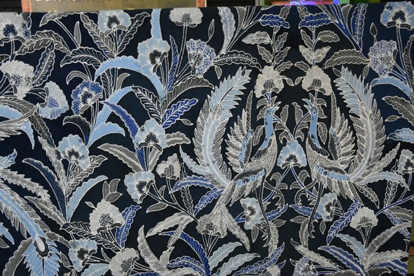 Batik motif burung merak kasmaran