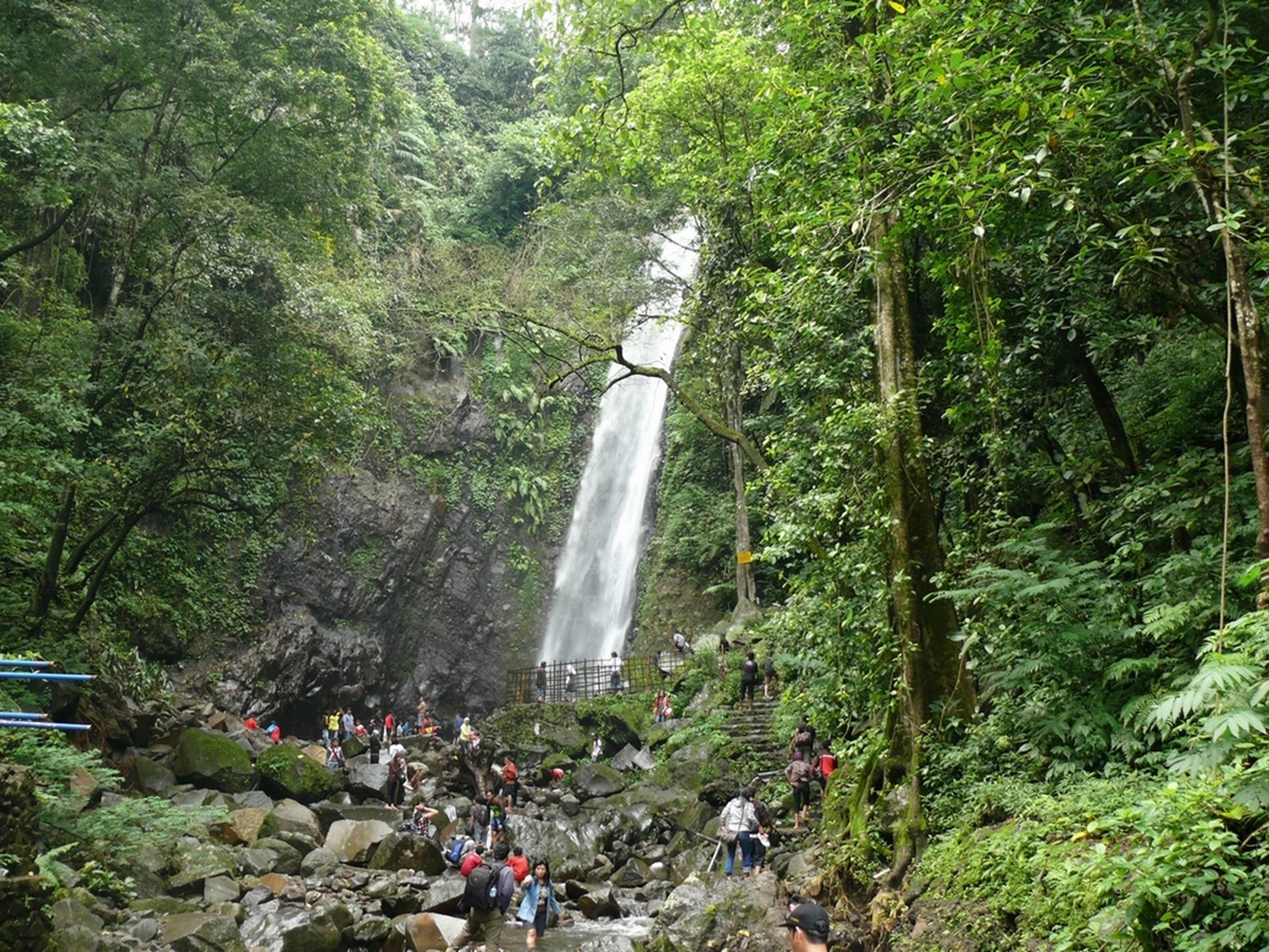 Air Terjun Kakek Bodo | Sumber foto: travelpromo