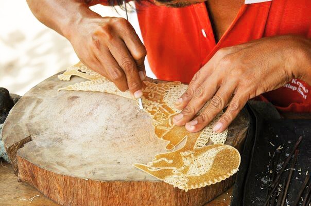 Pengraji Wayang Kulit di Dusun Gendeng | sumber foto instagram arkhipelagos