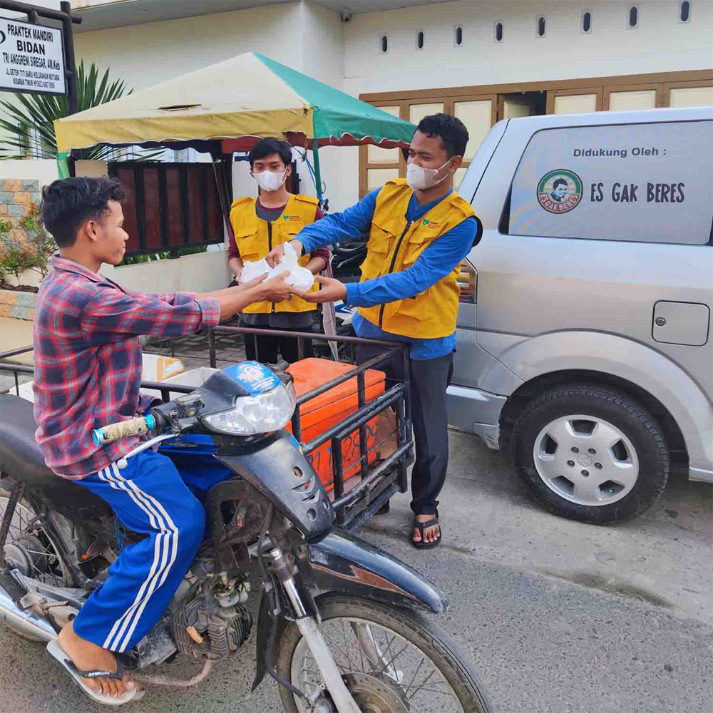 Kegiatan program sosial yang dilaksanakan oleh Yudi Efrinaldi bersama mitra| Foto: SWA Online