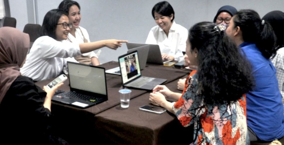 KAKG saat mendampingi korban yang bersangkutan. | Foto: adv.kompas.id
