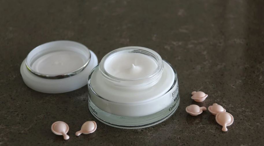 Langkah ketiga cara make up natural | pexels.com/Ella Wei