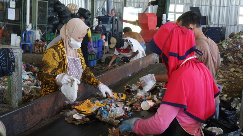 Pengelolaan sampah di Greenprosa. Foto: Dok.Greenprosa