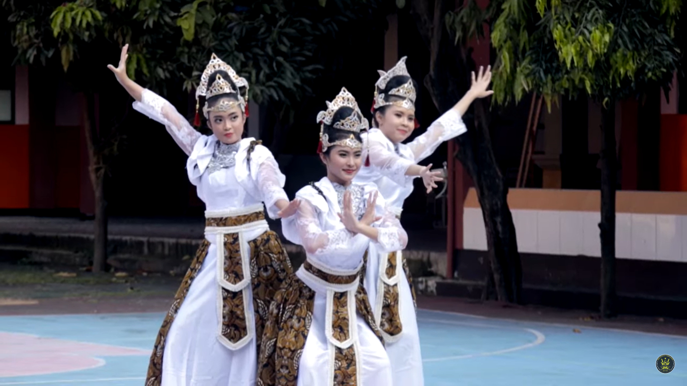 Sumber: Youtube OSIS SMAN1TRA