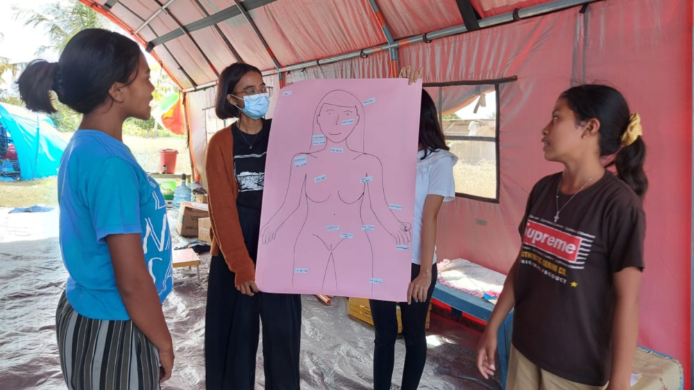 Pendidikan seksualitas yang dilakukan oleh Bacarita Kespro | Foto: Dokumentasi Tenggara NTT