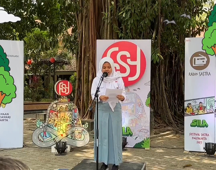 Radio Sastra di SMA N 3 Yogyakarta |Foto: FESTIVALSASTRAYK/intstagram.com/festivalsastrayk/