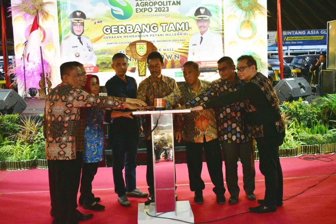 Pembukaan Sukoharjo Agropolitan Expo Oleh Wakil Bupati Sukoharjo, Kepala Dinas Pertanian dan Perikanan Sukoharjo dan stakeholder. Foto: Dok. pribadi