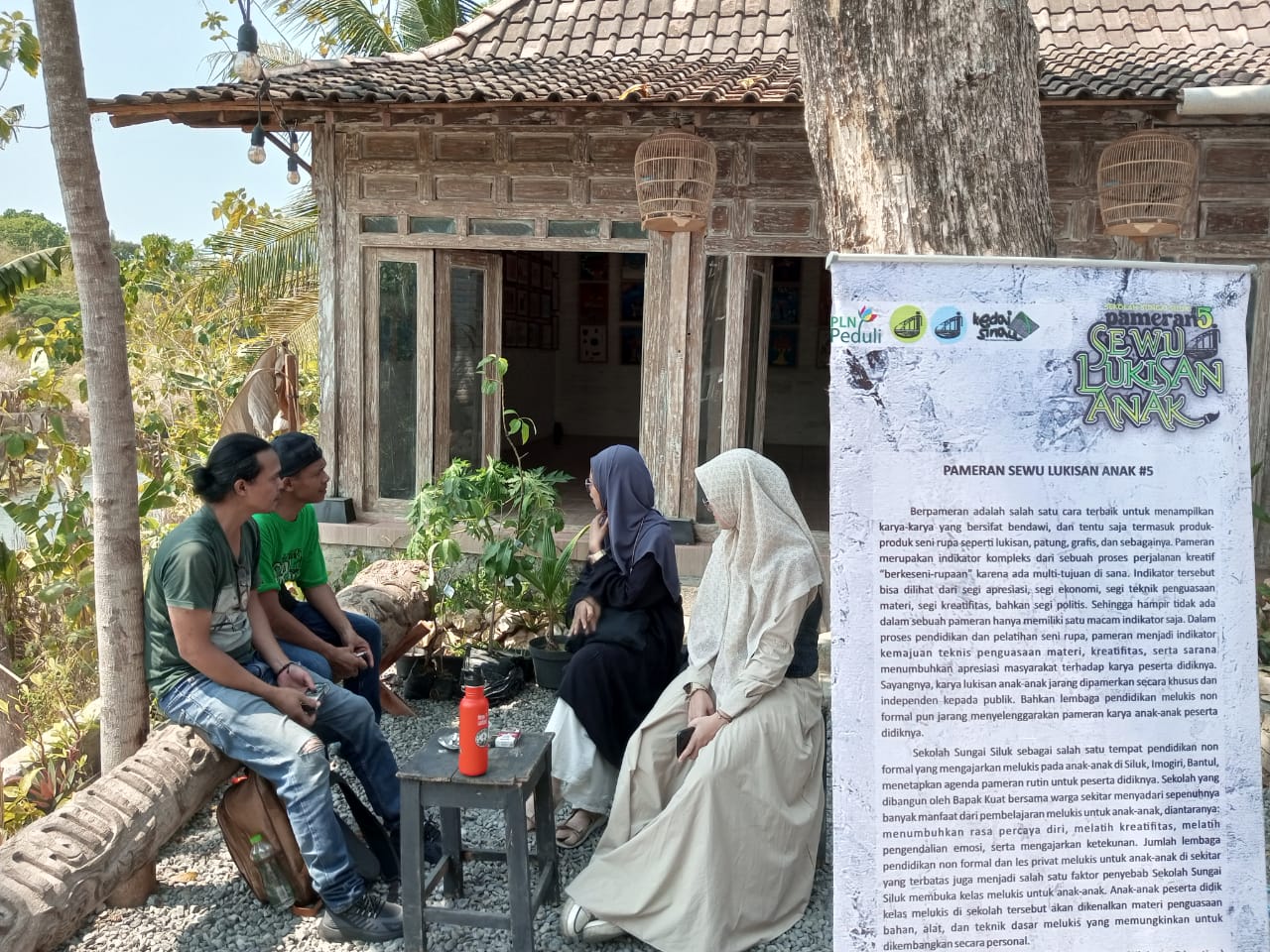 Proses wawancara dengan founder Sekolah Sungai Siluk 