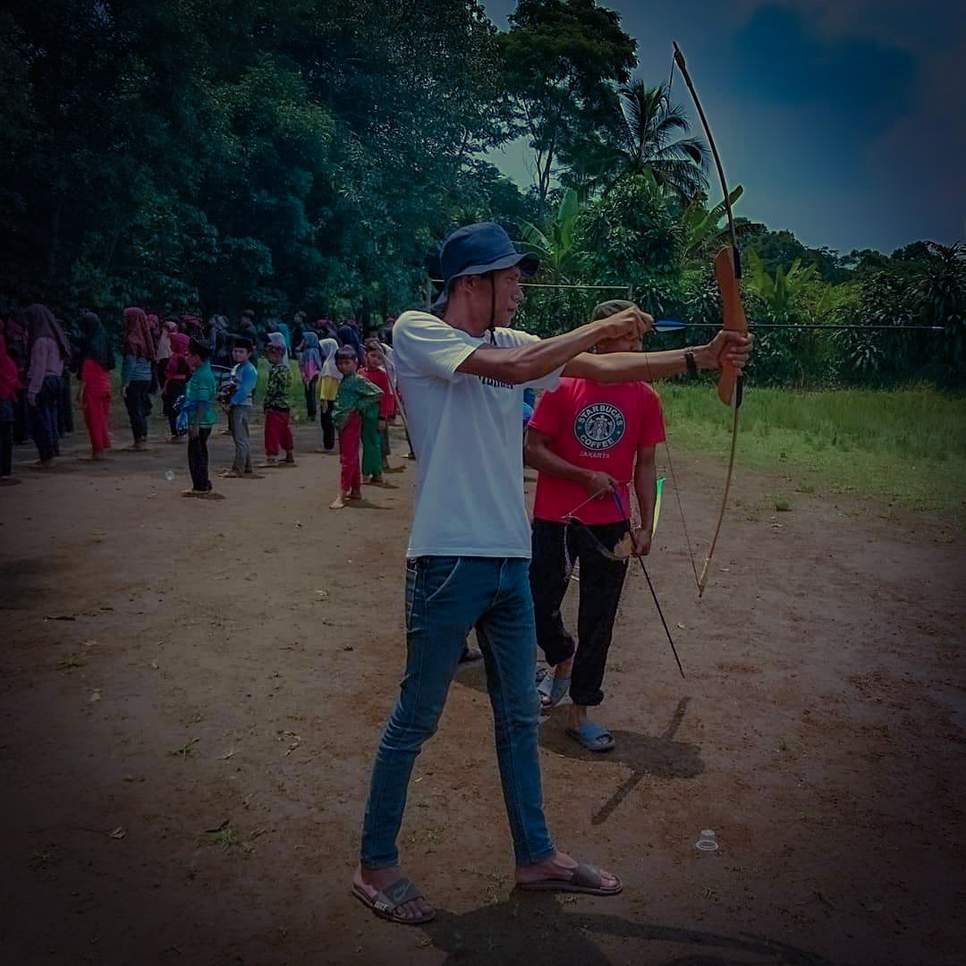 Aktivitas olahraga panahan oleh Karang Taruna | Sumber: Dok. Pribadi Belgi Alhuda