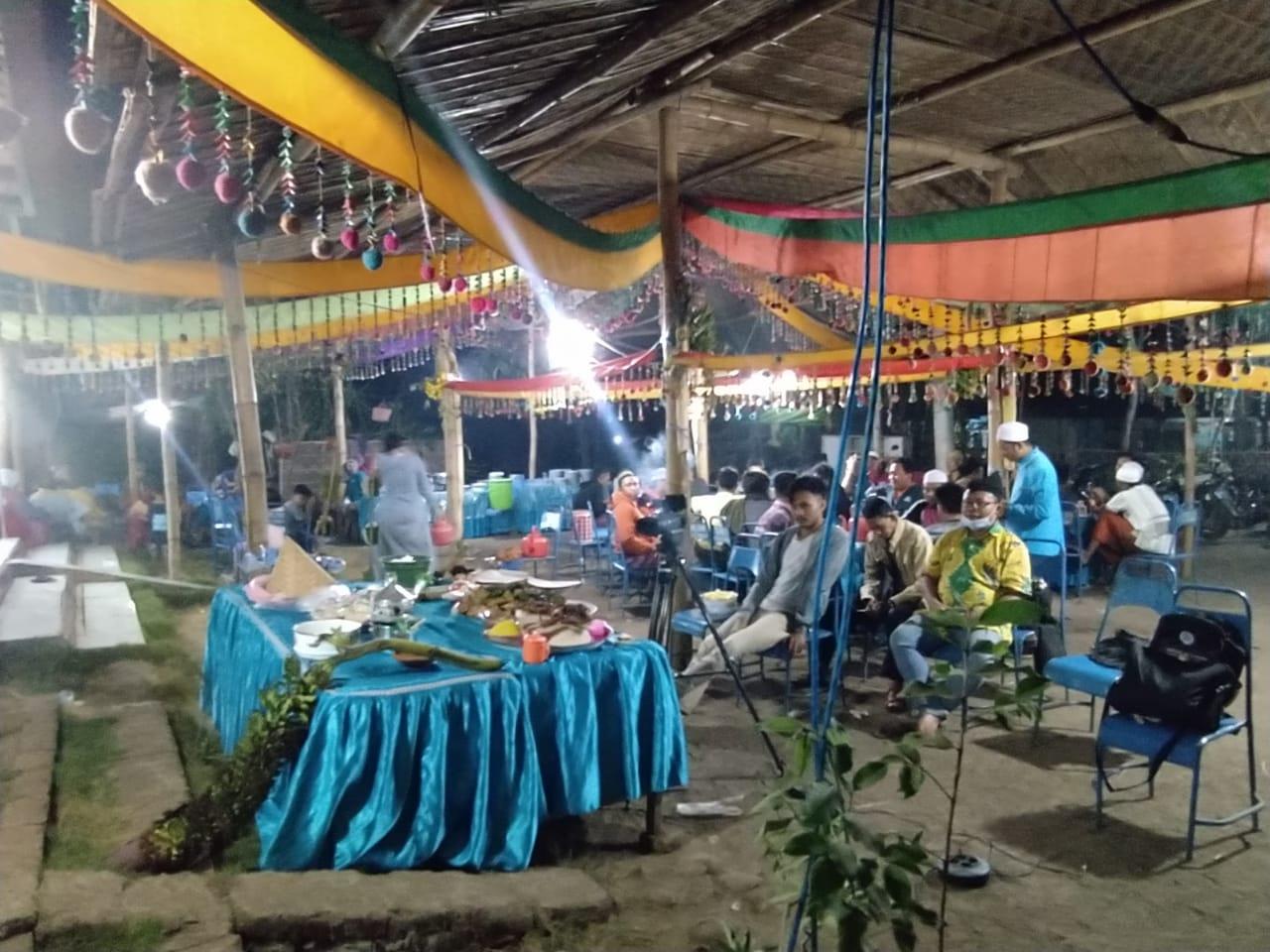 Proses Dokumentasi Pertunjukan Mamaca. Foto/Tim Peneliti Mamaca Situbondo
