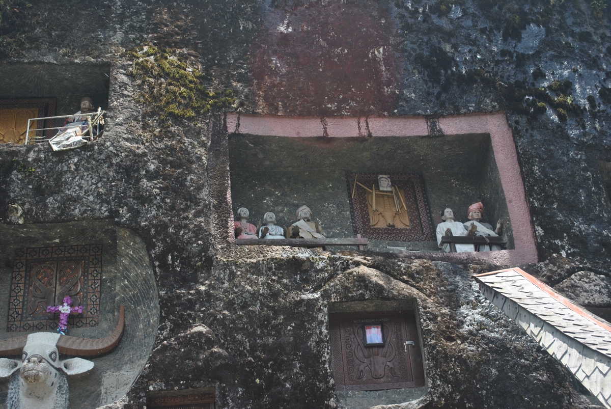 Makam batu lo'ko mata Batutumonga
