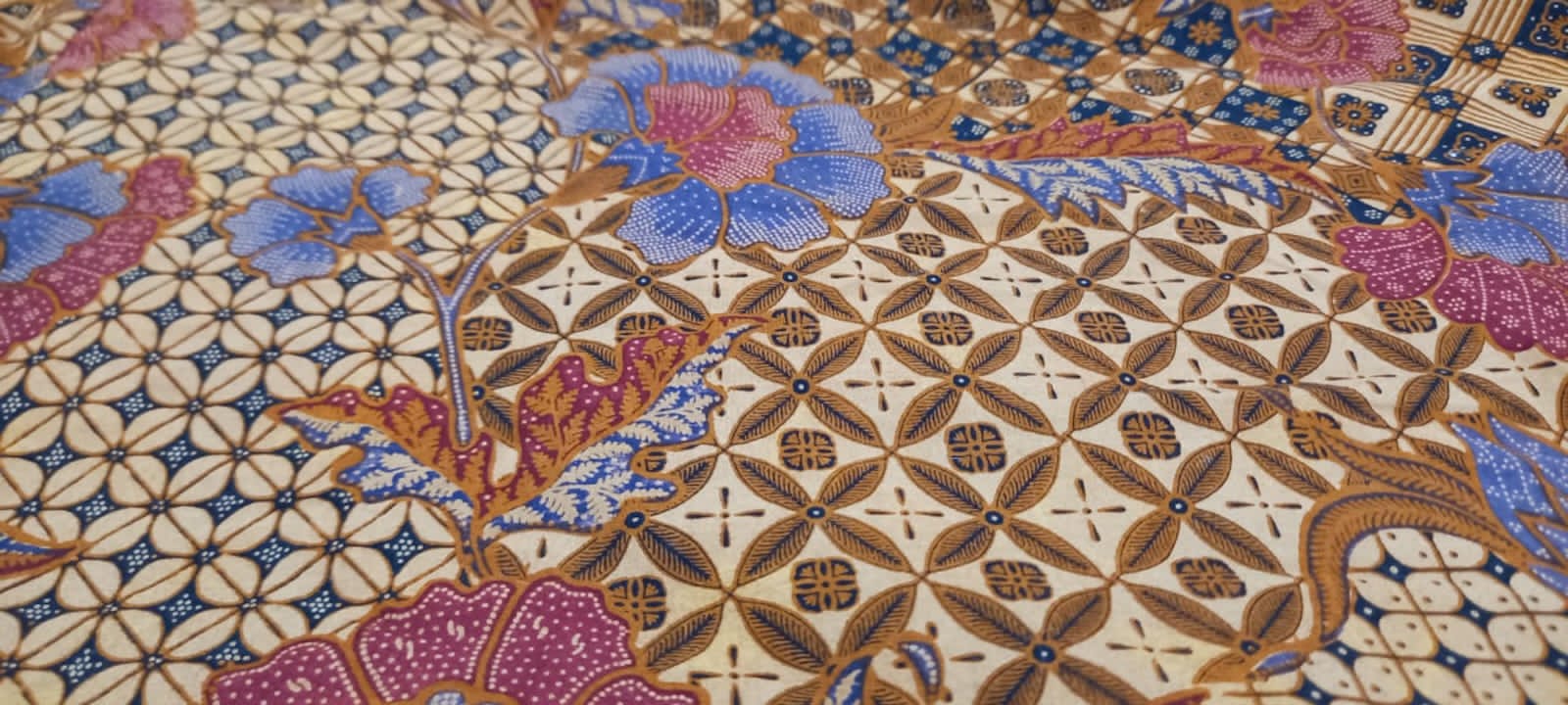 motif batik modern dengan bervariasi motif kawung/Foto:dokpri