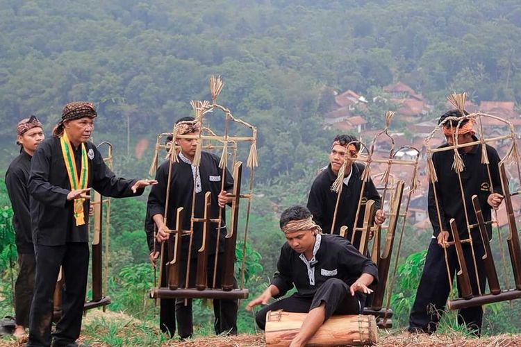 Angklung Gubrak Dari Daerah Kabupaten Bogor