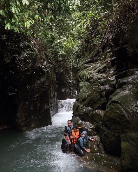 Curug Leuwi Lieuk di Bogor
