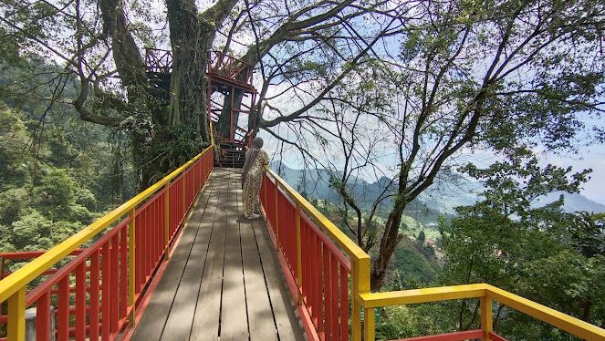 Jembatan Gantung Curug Ciherang