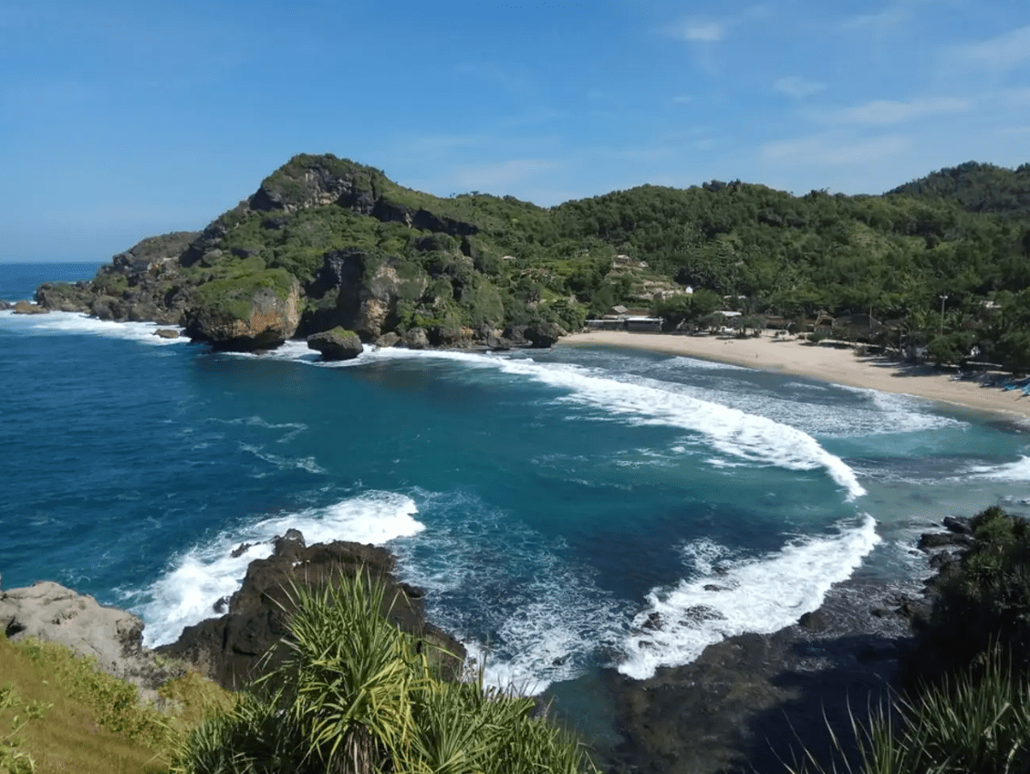 Pantai Siung © Traveloka