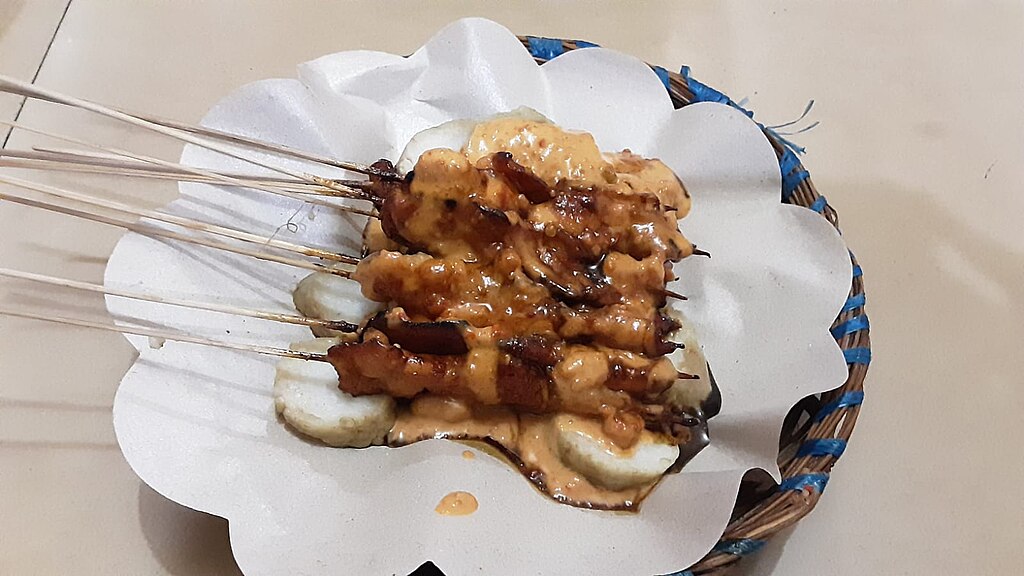 Sate Khas Ponorogo © Wikimedia Commons © Ulumarifah