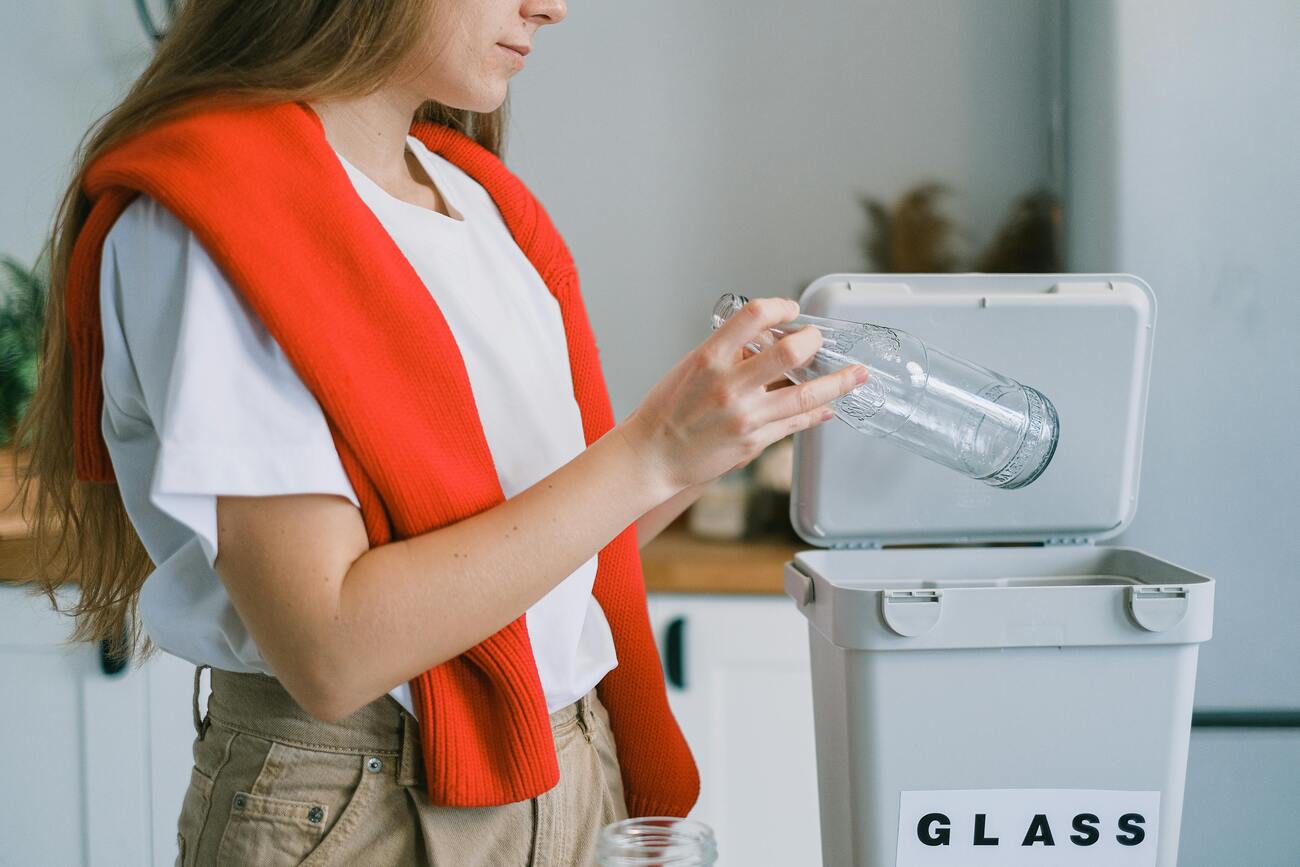 Membuang sampah pada tempatnya © Pexels.com