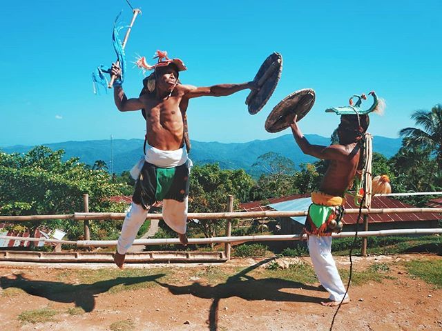Tari Caci Khas Manggarai NTT by Fahmi Catperku