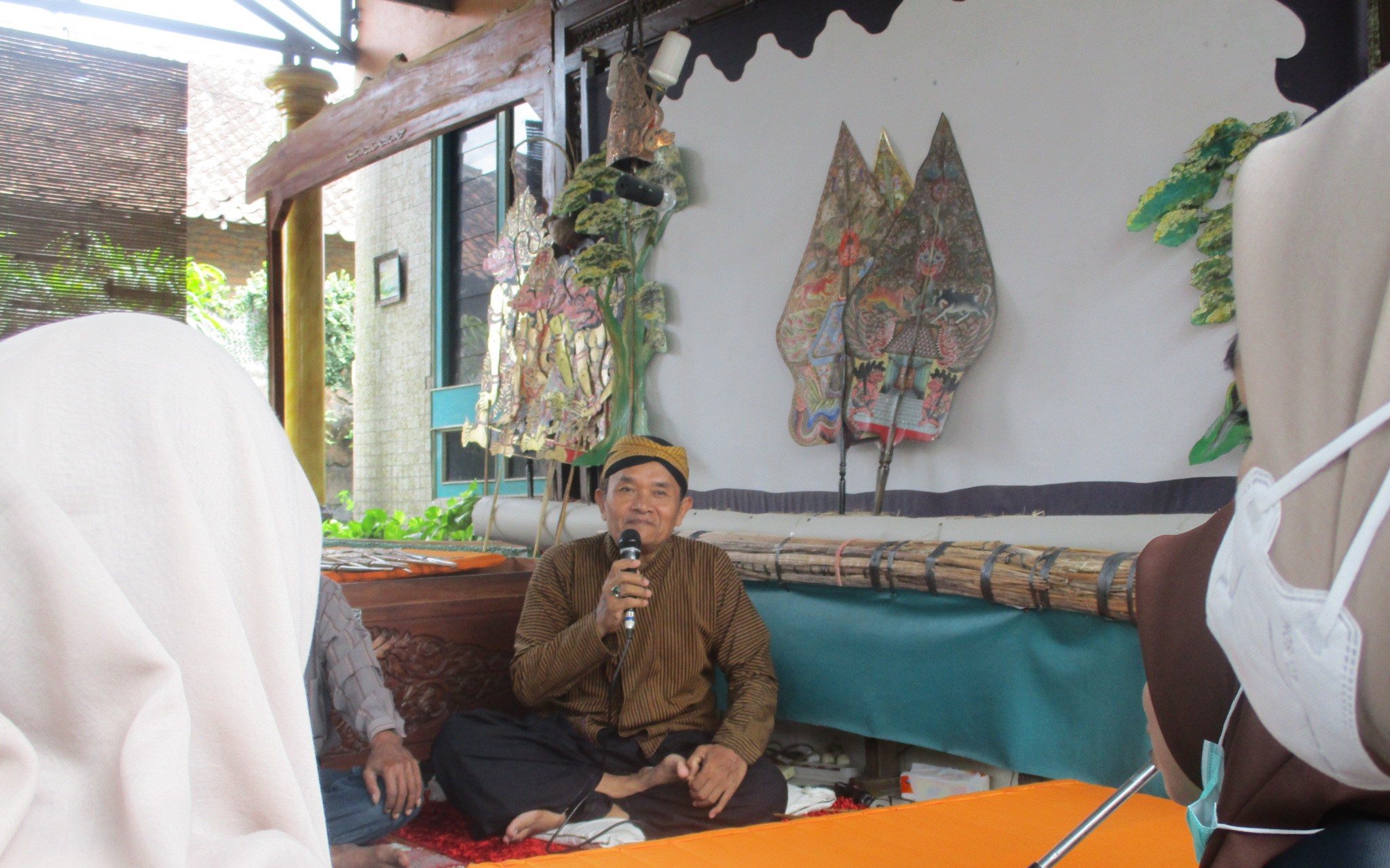 Yusuf Karnadi, Pemilik Sanggar