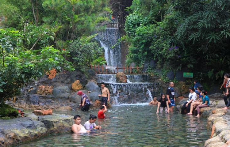 Salah satu mata air panas Sari Ater © Subang.go.id