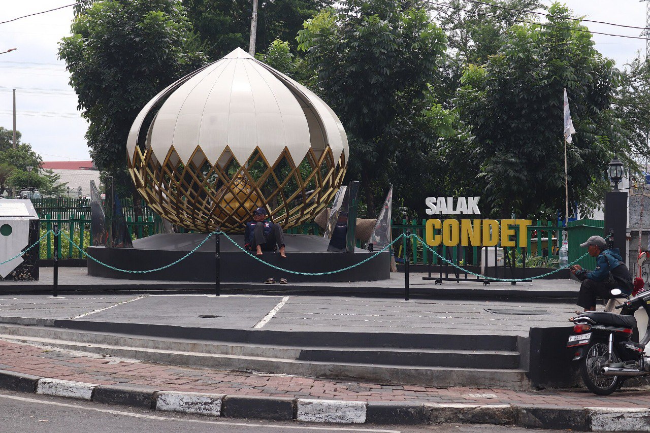 Monumen Salak di Taman Condet al-Hawi